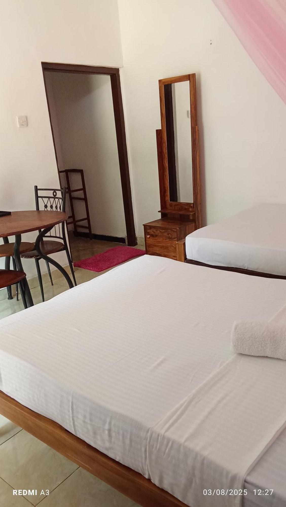 Sidhangana Home Stay Anuradhapura Zimmer foto